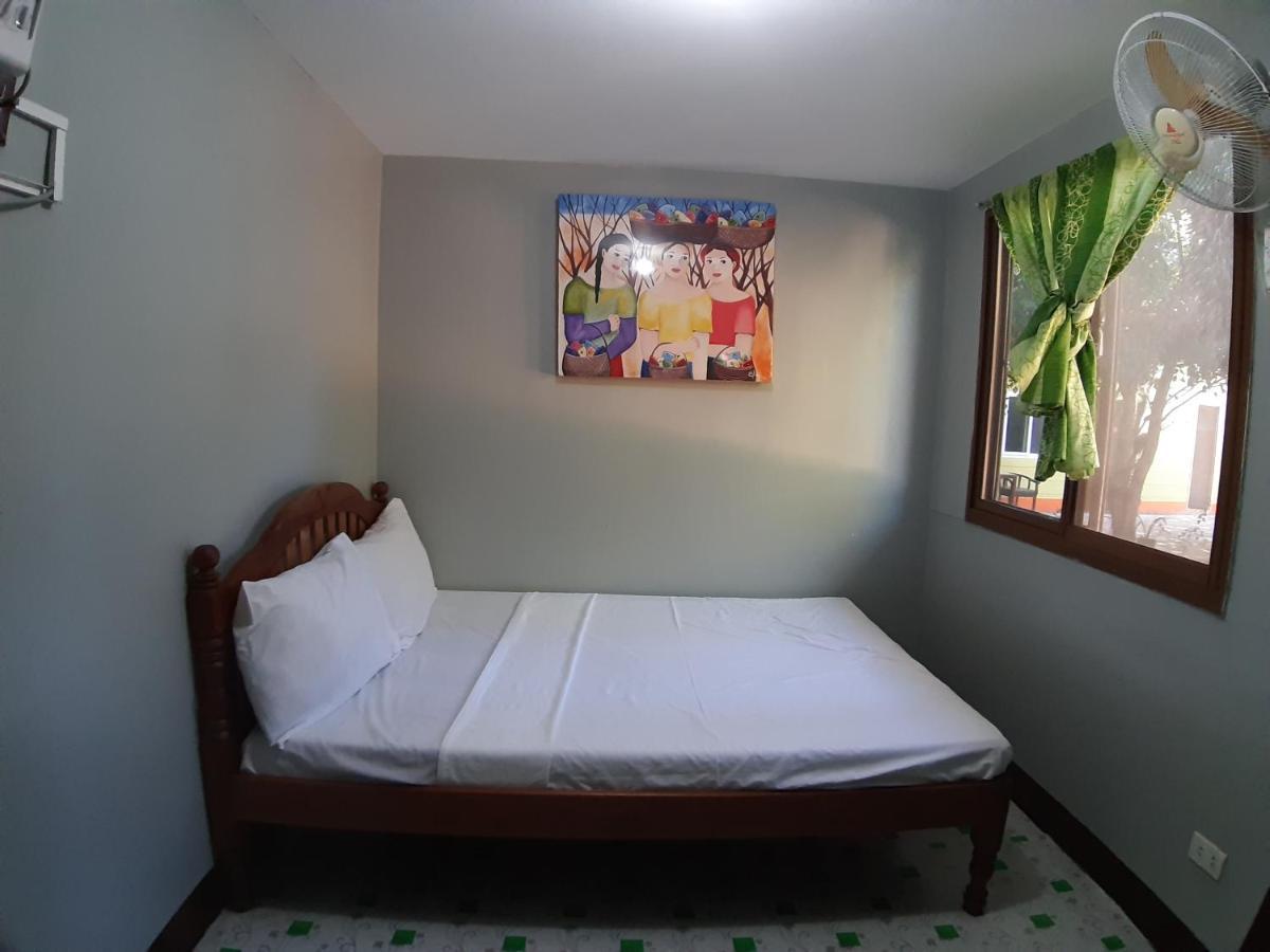 Oyo 671 Natua'S Cabin Hotell Puerto Princesa Exteriör bild